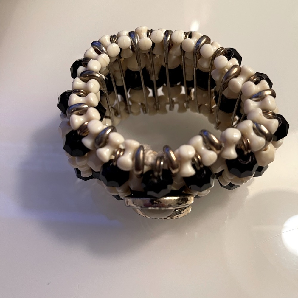 Women’s Safety Pin Beaded Bracelets - Picture 8 of 14